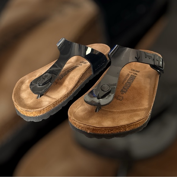 Birkenstock Gizeh Black Patent Sandals - Picture 1 of 7